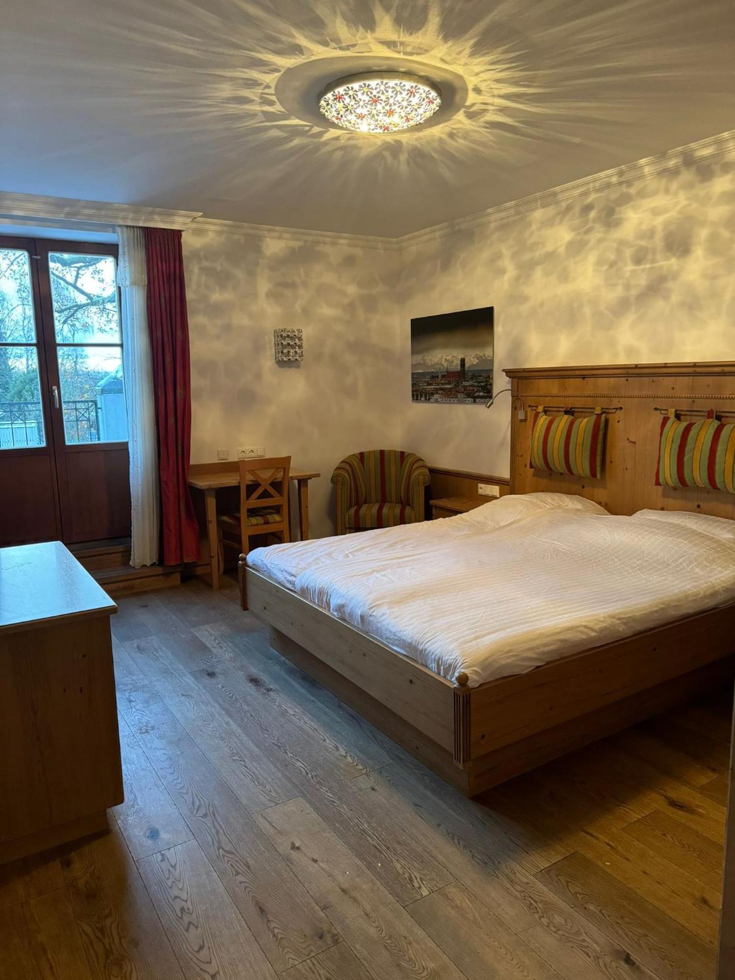 Eichen Schloessl Hotel München Kültér fotó